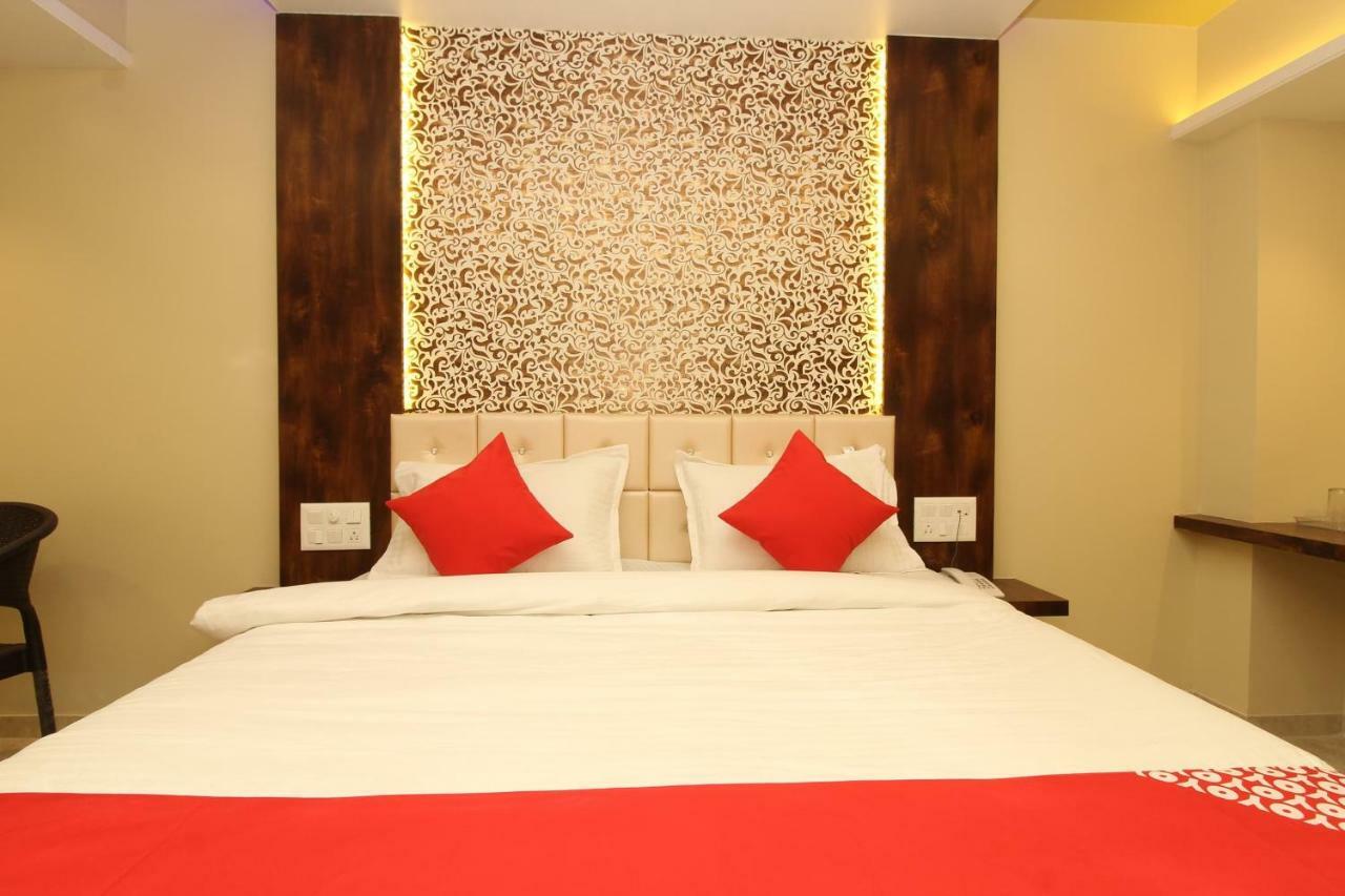 Oyo 37468 Nisha Lodging Ξενοδοχείο Solapur Εξωτερικό φωτογραφία