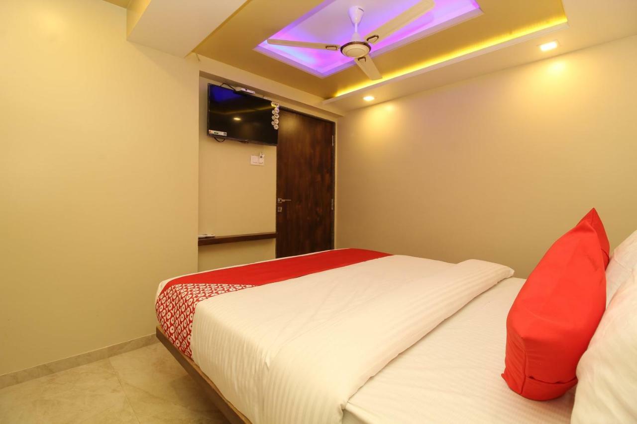 Oyo 37468 Nisha Lodging Ξενοδοχείο Solapur Εξωτερικό φωτογραφία