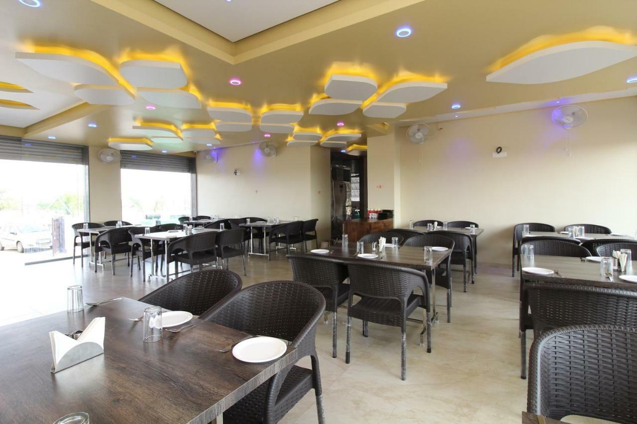 Oyo 37468 Nisha Lodging Ξενοδοχείο Solapur Εξωτερικό φωτογραφία